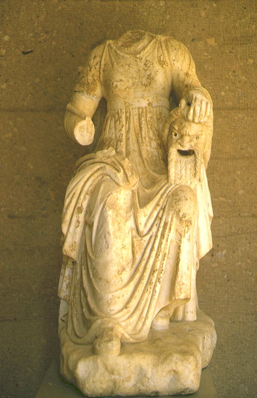 Statue im Museum von Altkorinth